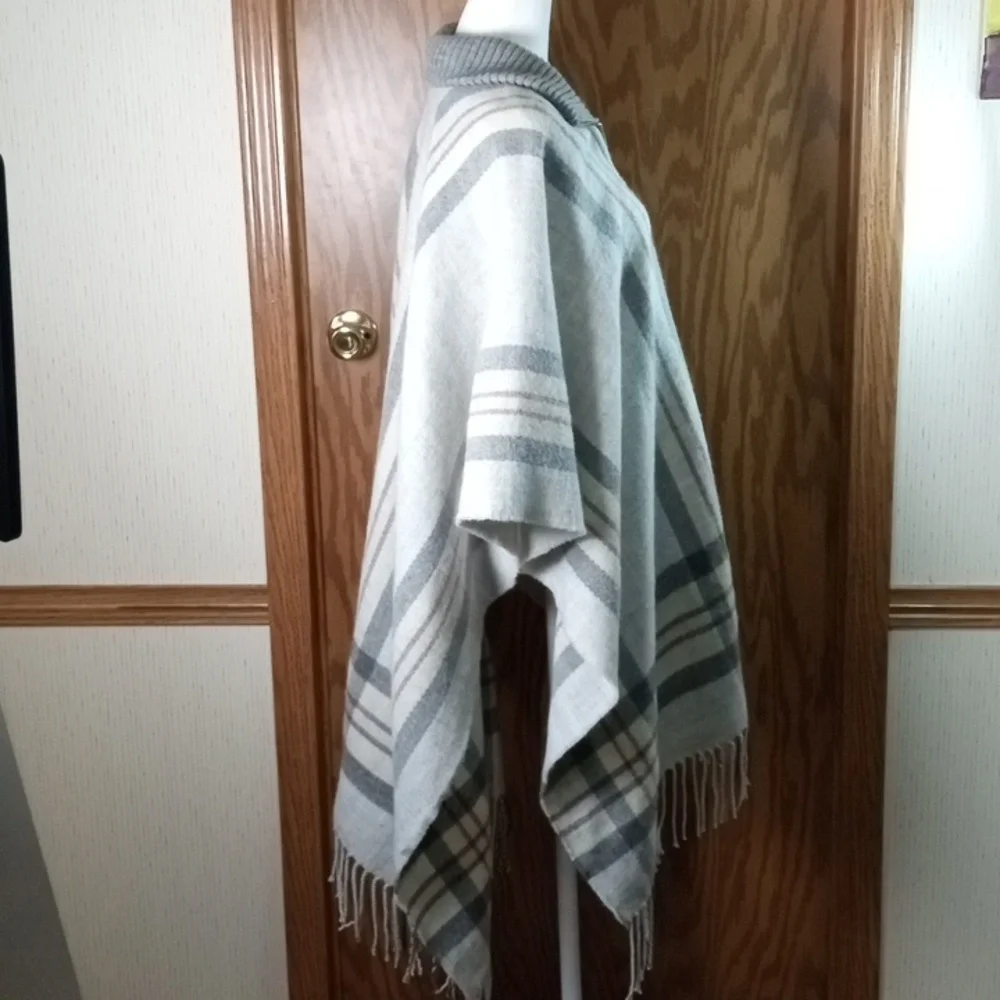 COCO + CARMEN, Zip Up Poncho, Fall, Travel, Vacation, Office, Casual - Picture 9 of 11